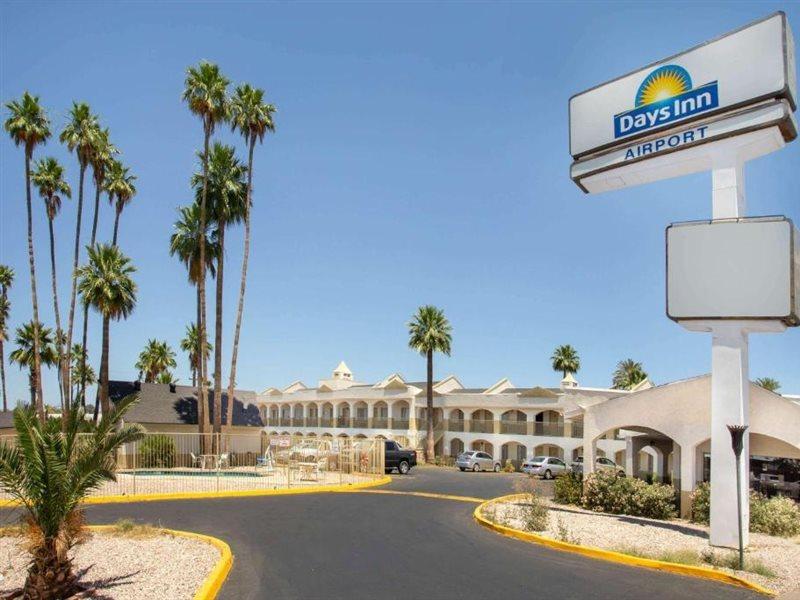 Days Inn By Wyndham Airport - Phoenix Dış mekan fotoğraf