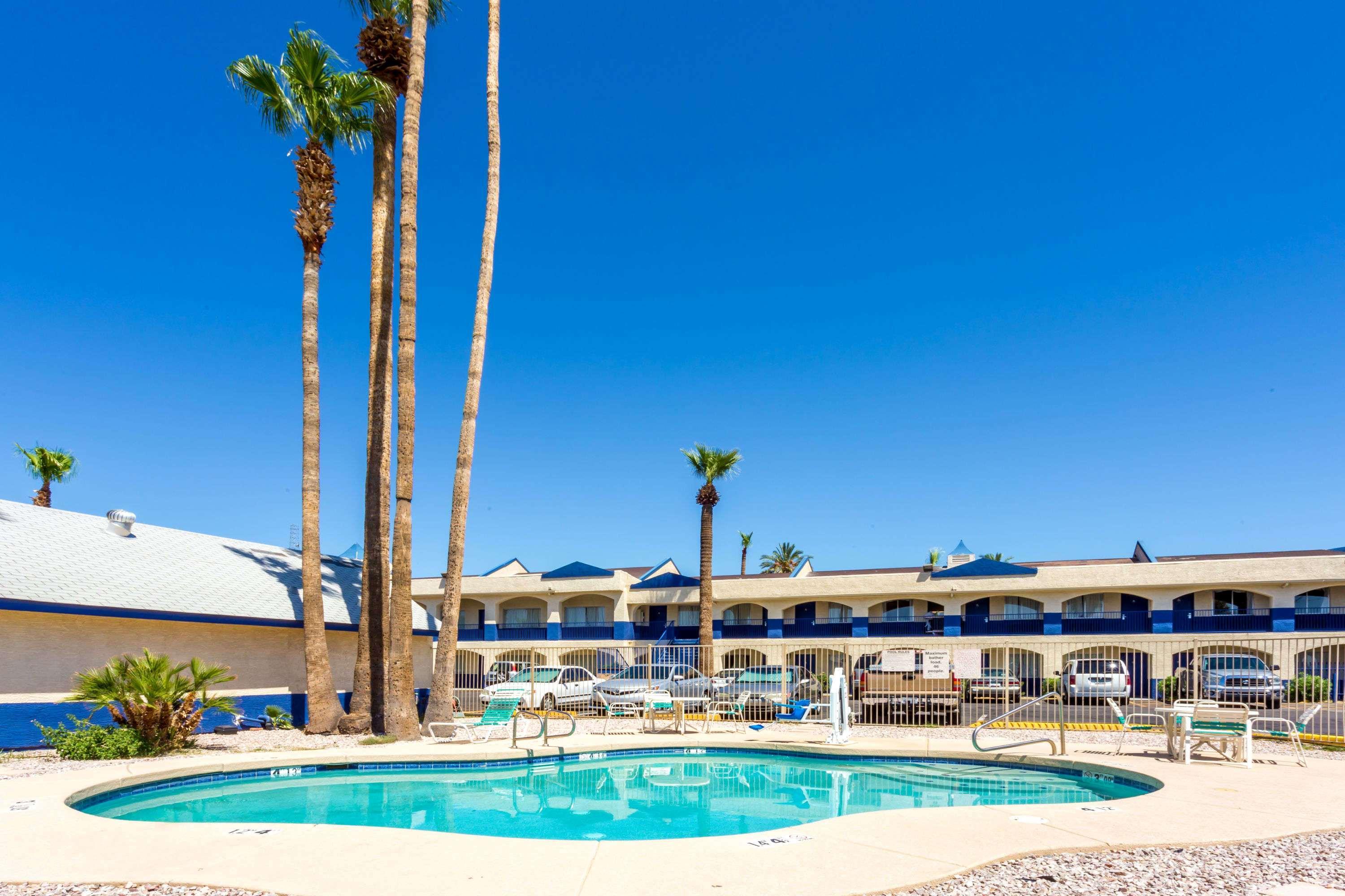 Days Inn By Wyndham Airport - Phoenix Dış mekan fotoğraf