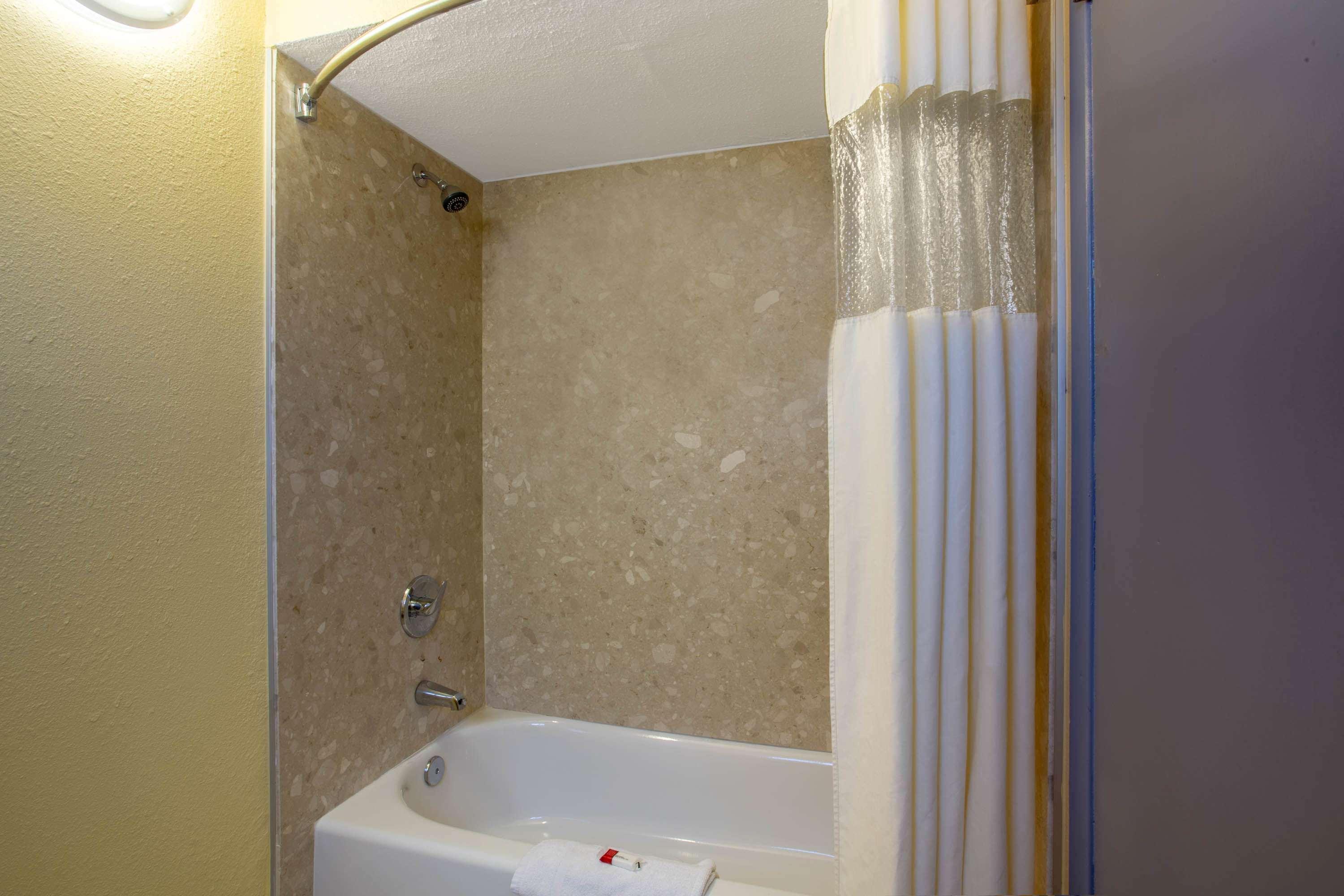 Days Inn By Wyndham Airport - Phoenix Dış mekan fotoğraf