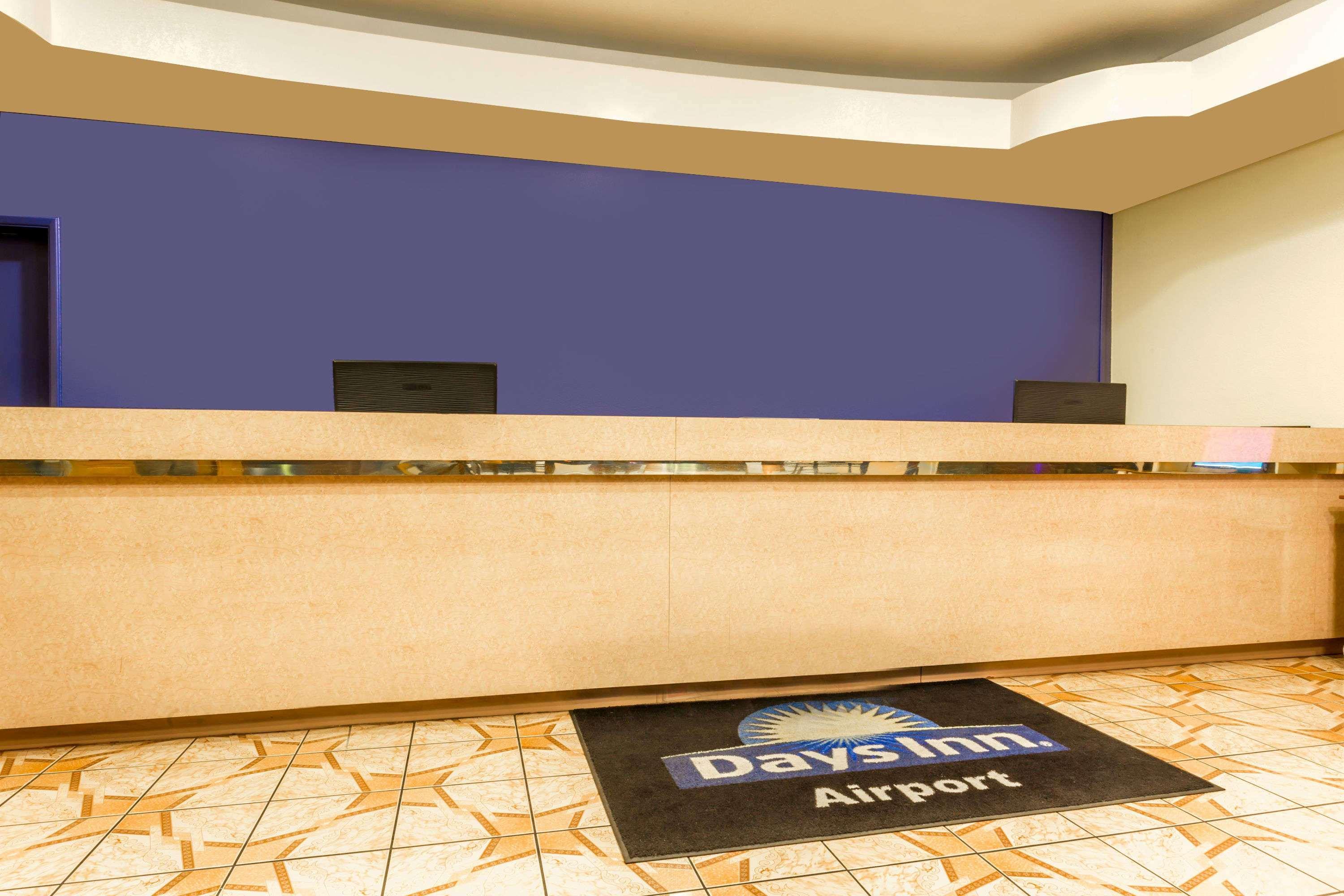Days Inn By Wyndham Airport - Phoenix Dış mekan fotoğraf