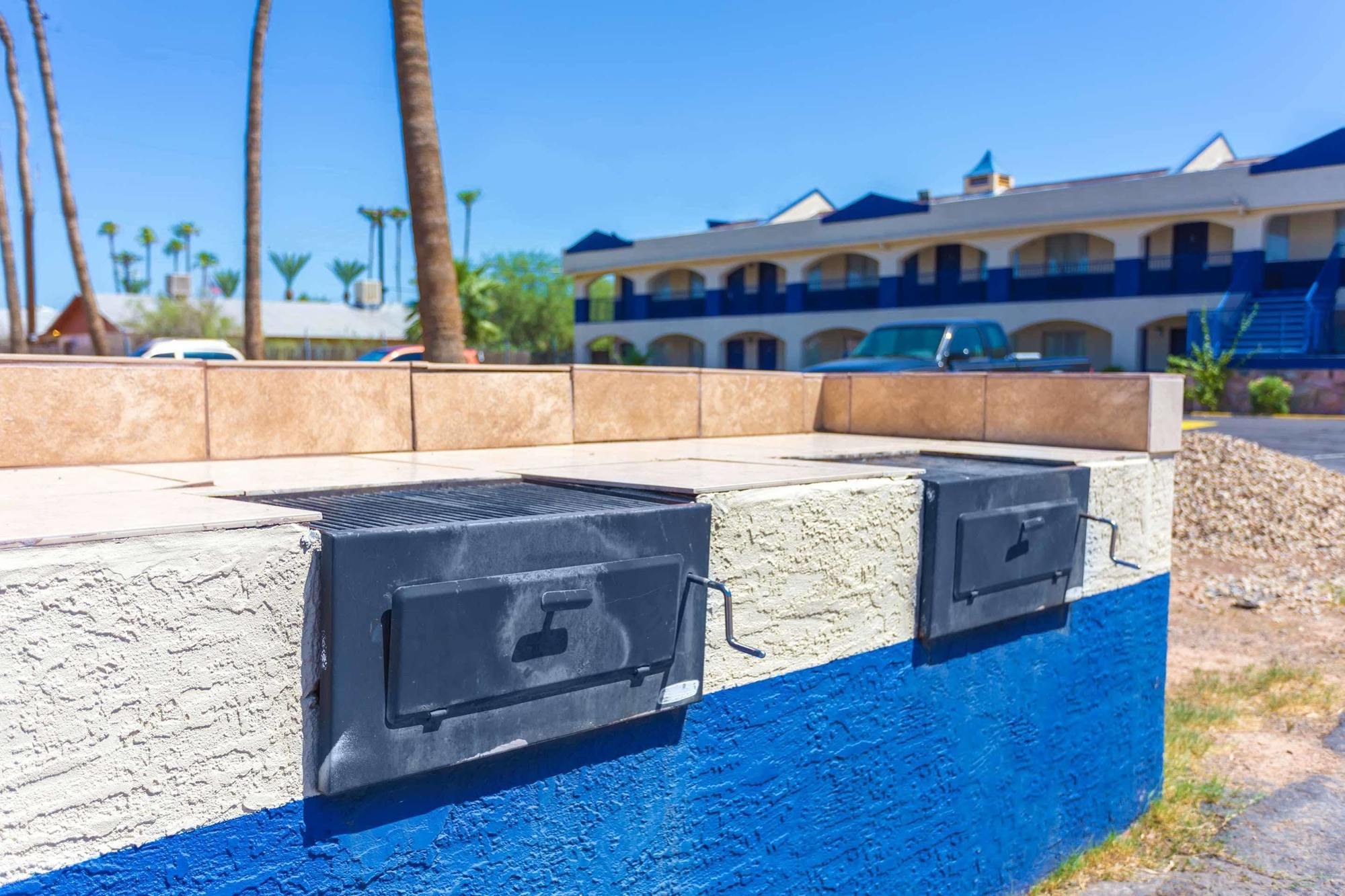 Days Inn By Wyndham Airport - Phoenix Dış mekan fotoğraf